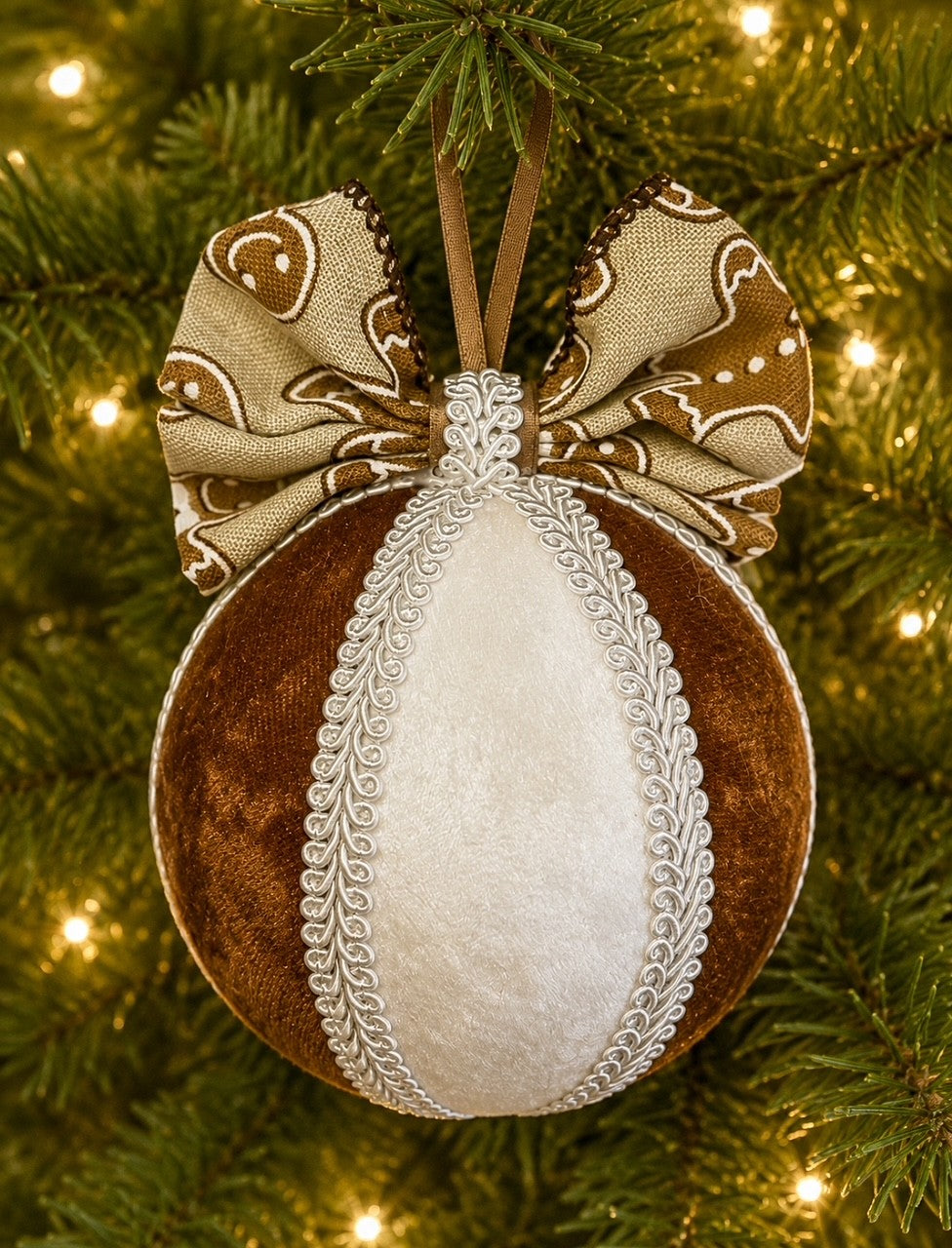 Gingerbread Biscuit Bauble